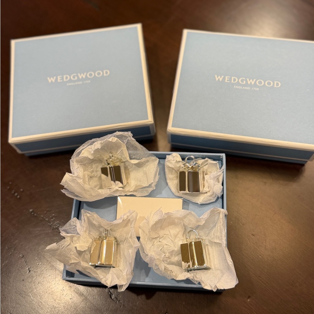Wedgwood Christmas Present Gift Placecard Holders Set Of 4 x 3
